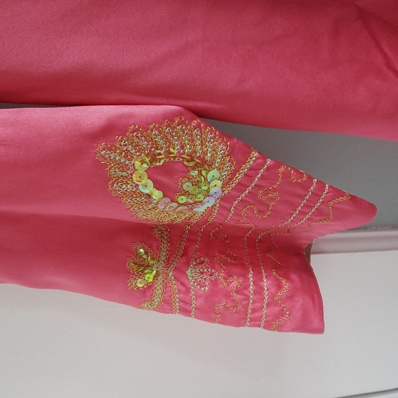 Beautiful Pink 100% Silk with Gold Thread/Sequins Design Dress - Picture 4 of 9